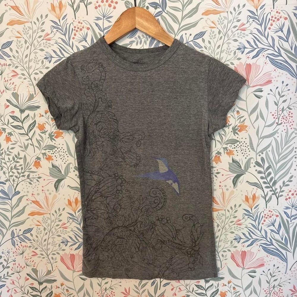 Vintage Y2K FRZ Hummingbird Graphic Baby Tee Grey